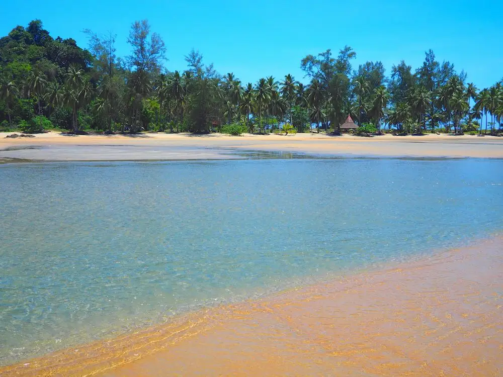 Phra Thong Bay