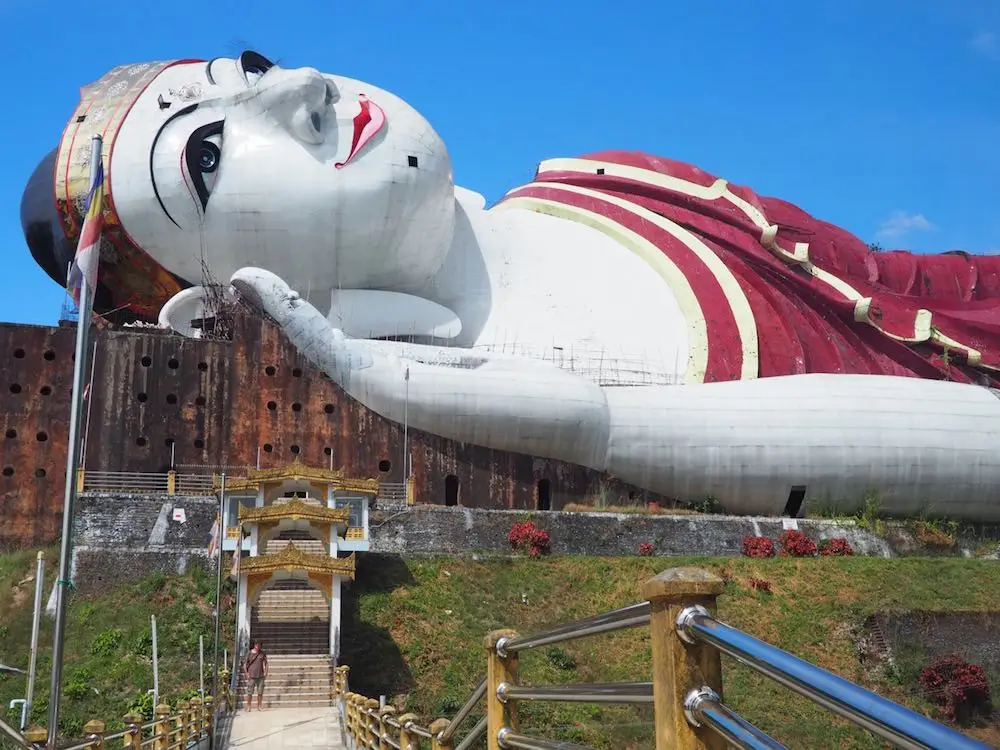 Reclining Buddha of Win Sein Taw Ya