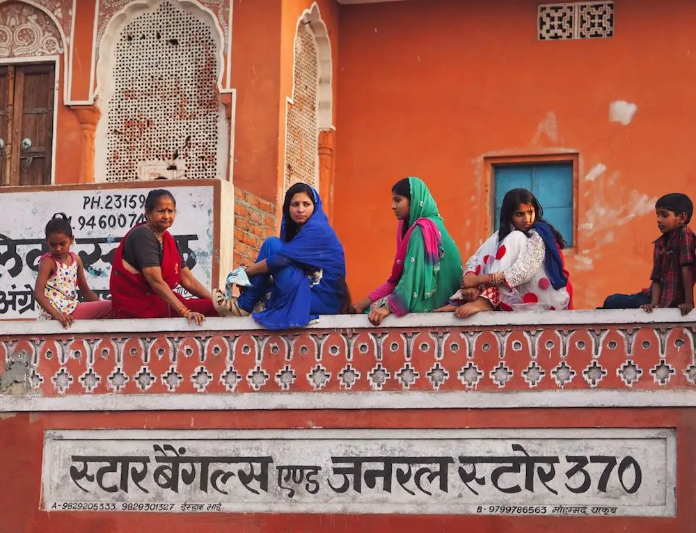 Onlookers at Jaipur festival