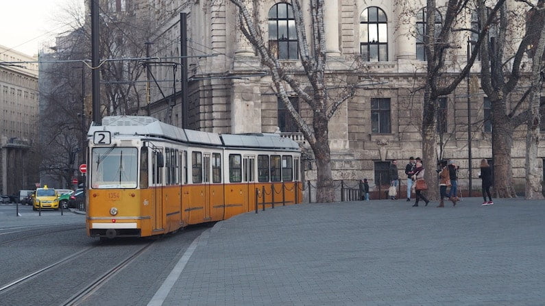 Tram 2 Budapest 1 min