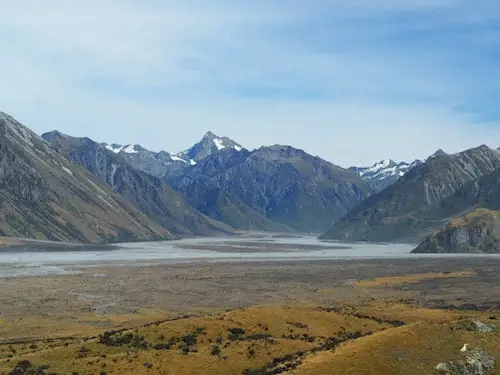 EXPLORING MOUNT SUNDAY – HOME OF THE ROHAN EXPLORING MOUNT SUNDAY - HOME OF THE ROHAN