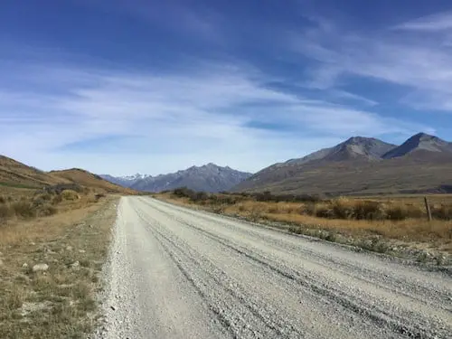 EXPLORING NEW ZEALAND’S SOUTH ISLAND – THE ESSENTIALS EXPLORING NEW ZEALAND'S SOUTH ISLAND - THE ESSENTIALS