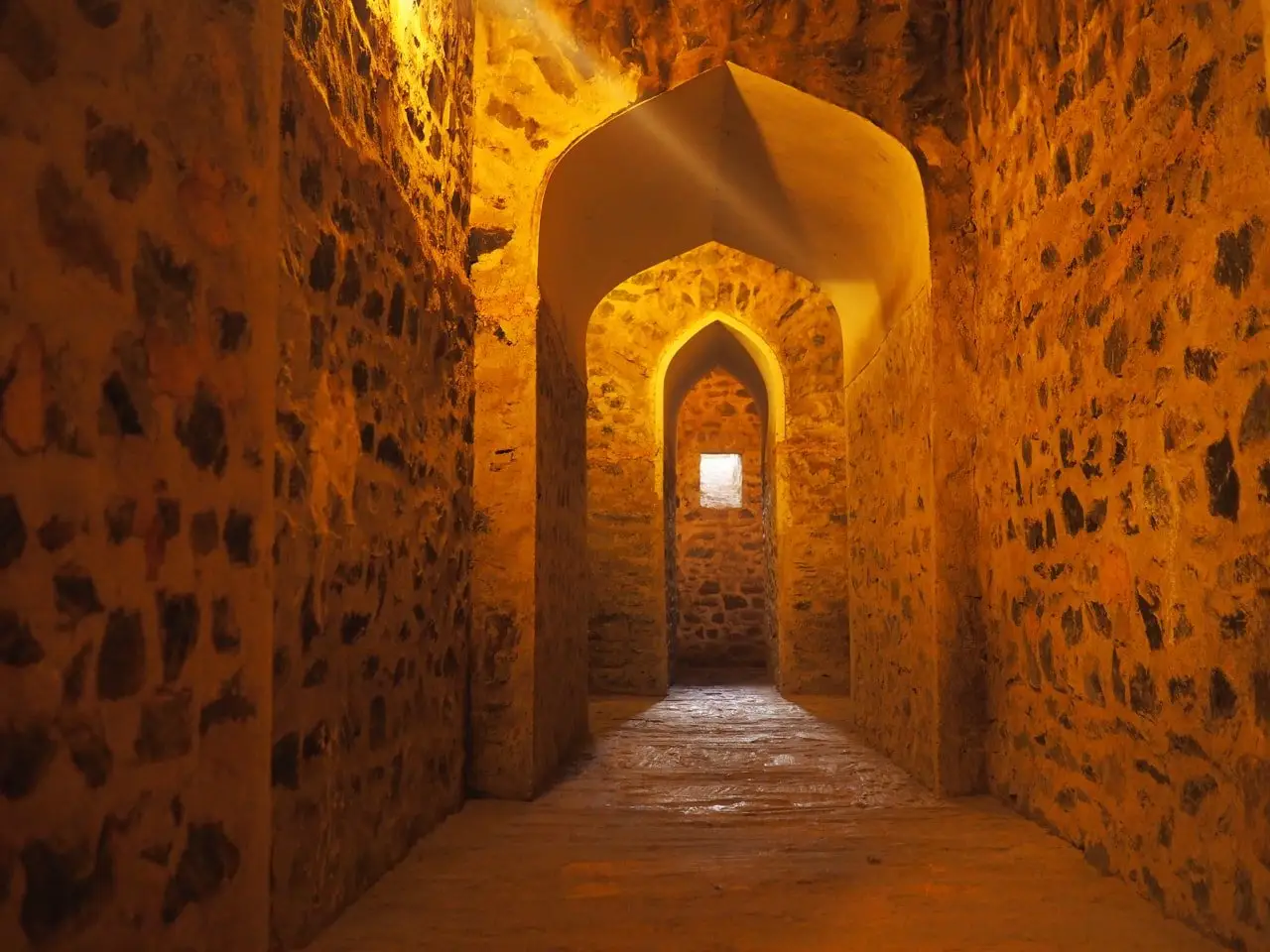 Underground tunnels at Amer Fort