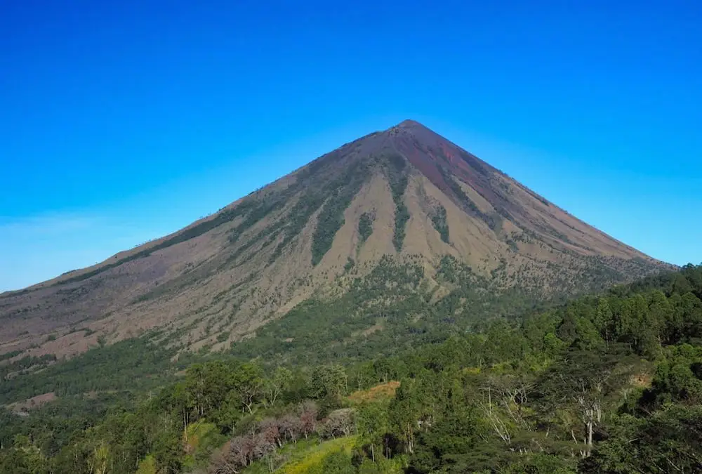 Conquering Indonesia’s Spectacular Mount Inerie
