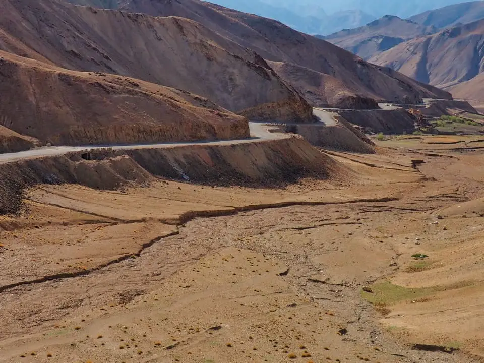 The Srinagar to Leh Highway snakes through the mountains