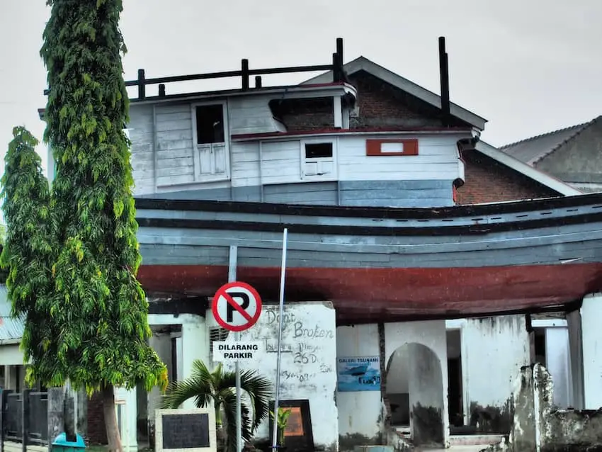 Stranded boat Banda Aceh