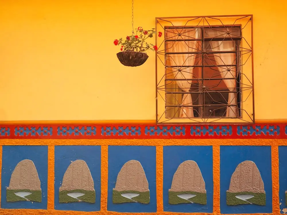 Exploring Guatape - wandering the colourful streets