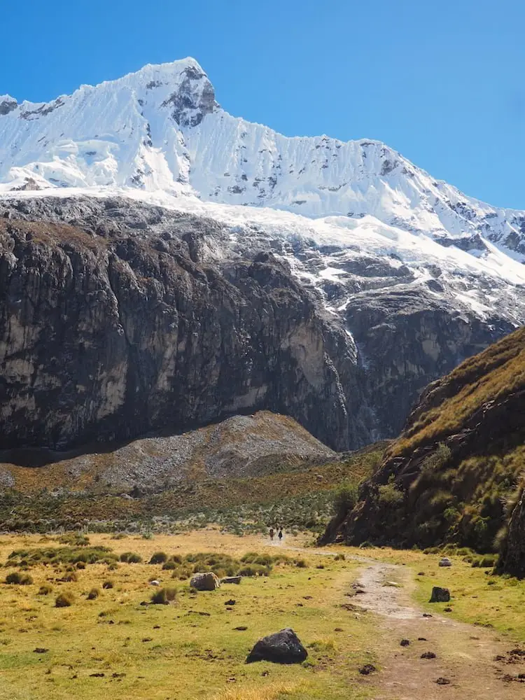 Laguna 69 trail