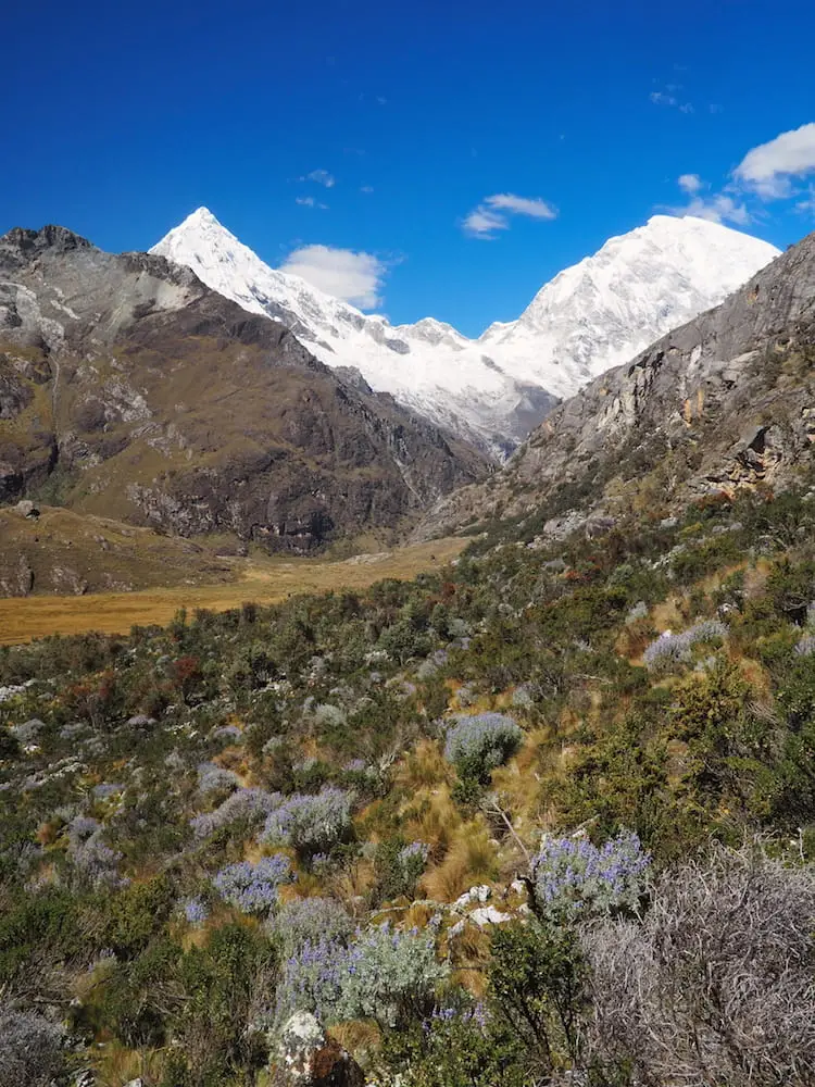 Laguna 69 trek