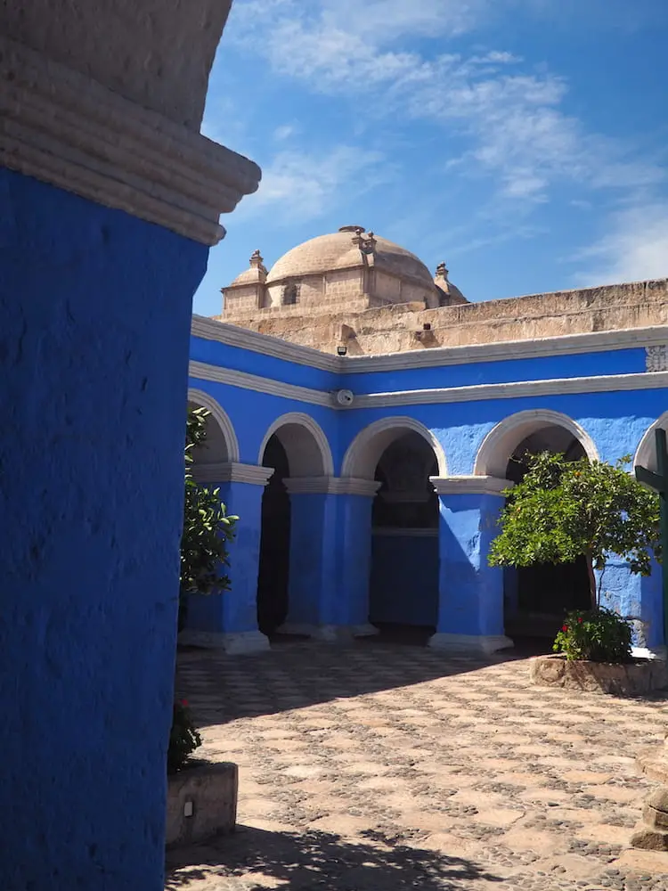 Arches surrounding a courtyard