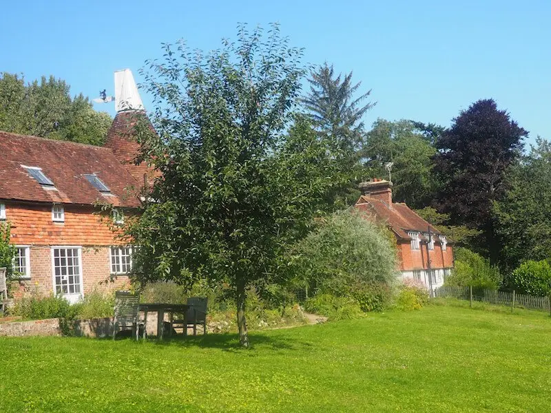 Mayfield housesit East