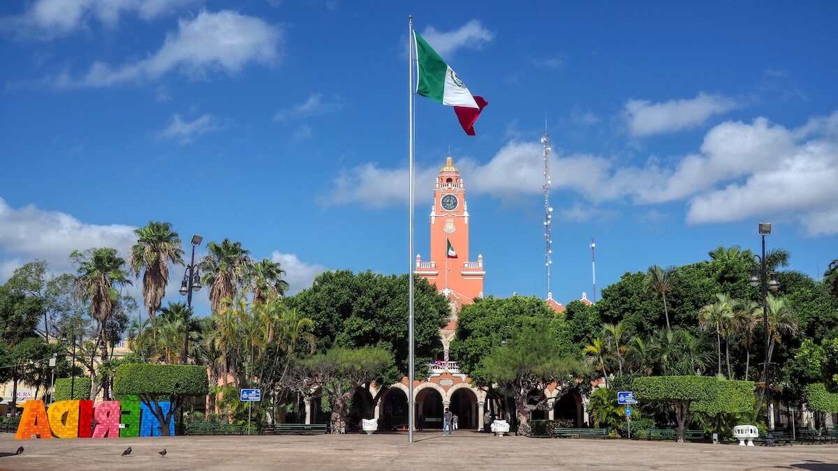 What to do in Merida - view of the Palacio Municipal in Plaza Grande