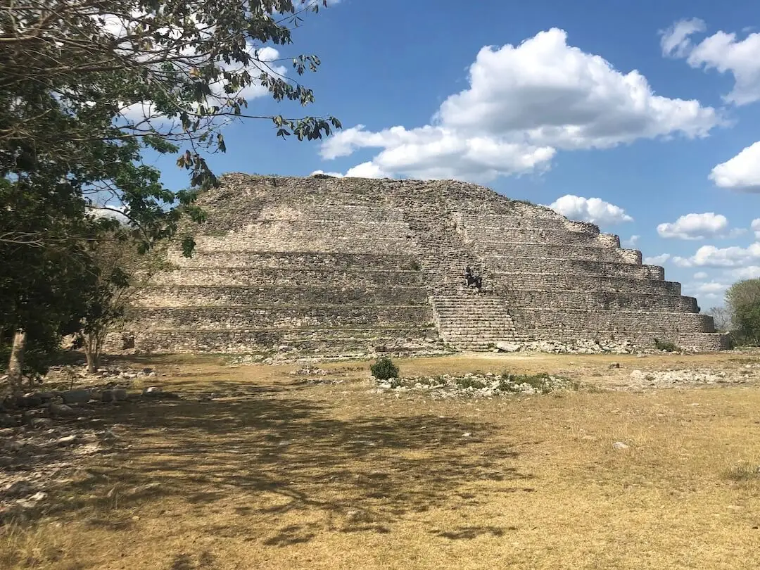 the stepped pyramid of Kinich Kak Moo