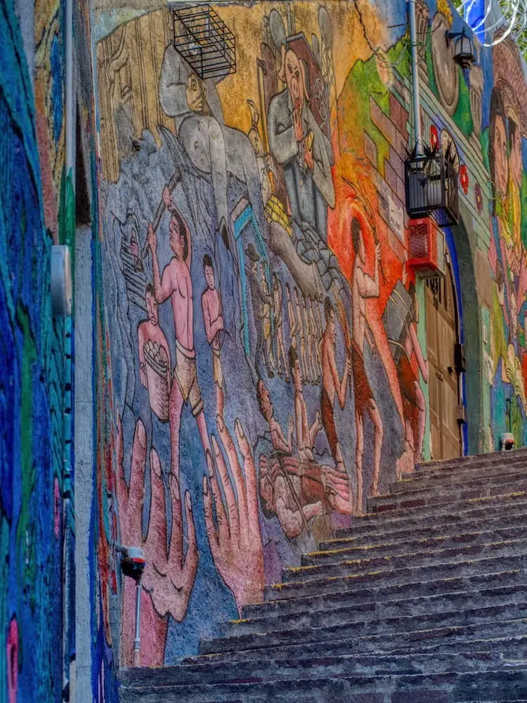 Street art en route to El Pipila Guanajuato