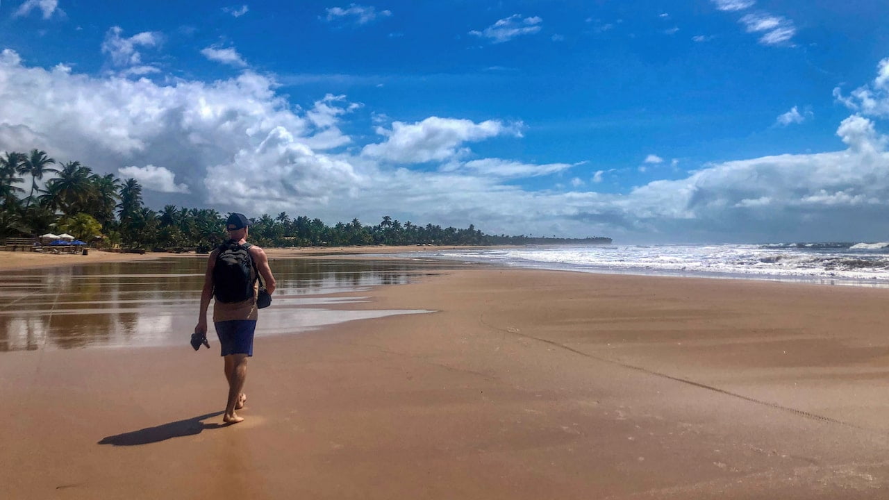 With just a small backpack to carry, Ian begins the journey to Barra Grande